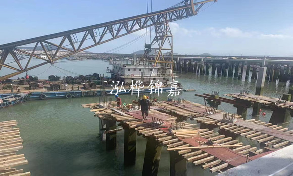 造成房屋地基下沉的原因是什么？如何利用打樁木處理地基下沉問題