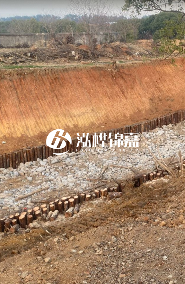 荊州打松木樁施工團(tuán)隊(duì)-河道清淤與河道打樁的先后順序？