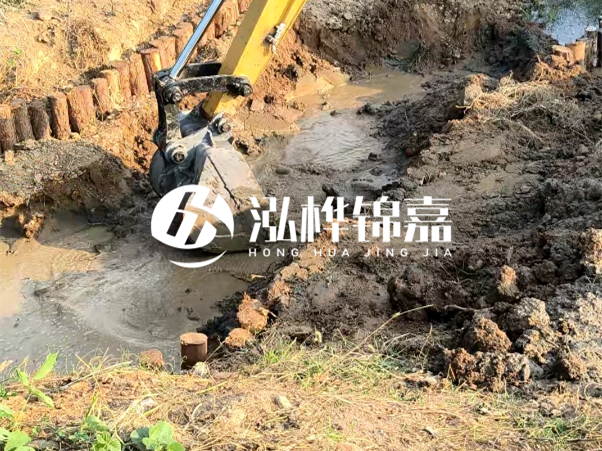 廣東松木樁批發(fā)廠家 - 3 米小頭 8CM 松木樁多少錢？