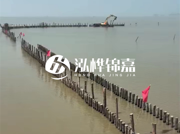 河道護(hù)坡打樁對河岸保護(hù)有何作用？河道松木樁水面需要預(yù)留多長？