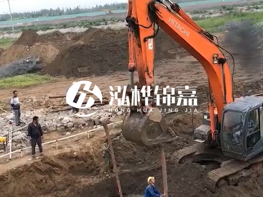 松木樁批發(fā)廠家泓樺錦嘉 - 生態(tài)河道木樁施工需要注意什么？