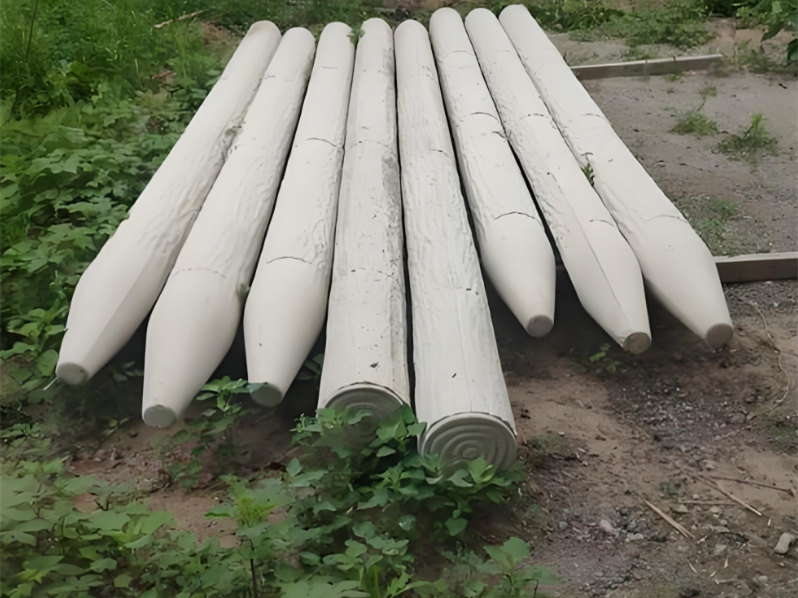 水泥樁批發(fā)廠家泓樺錦嘉-水泥仿木樁適合哪些場景使用？